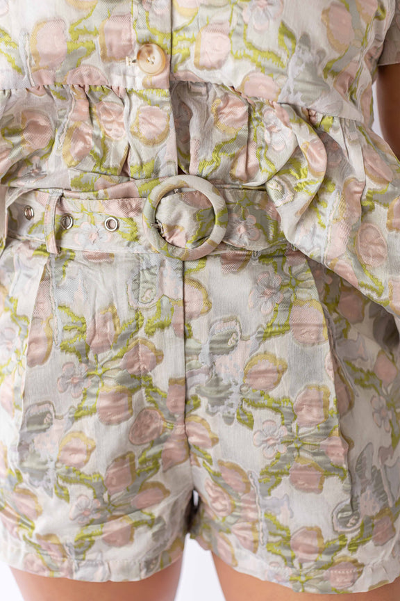 Weaving Color floral patterned jacquard belted shorts with ruffled top detail and round buckle belt